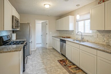 6708 Hensch Ave NE, Albuquerque, NM 87109 - photo 3