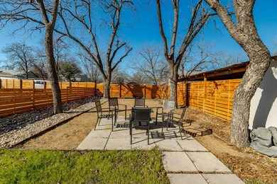 113 Shaw Ave, Fredericksburg, TX 78624 - photo 4