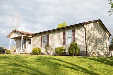 583 Gentry Ln, Mount Washington, KY 40047 - photo 4