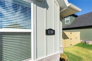 1230 Red Maple St, Centerton, AR 72719 - photo 2