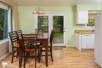 8111 Nadine St Anchorage AK-large-008-Di