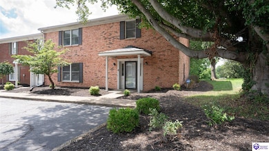 161 Gardiner Lake Rd, Louisville, KY 40205 - photo 2