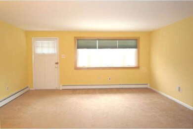 318 Glenwood Cir, Darby, PA 19023 - photo 5