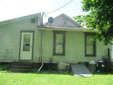114 Walnut St, Coshocton, OH 43812 - photo 4