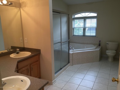 17 Bridgepointe Dr unit 208, South Amboy, NJ 08879 - photo 4