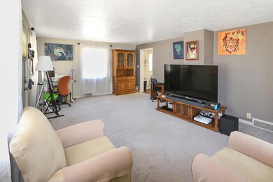 04 Living Room