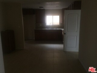 18901 Lanark St, Reseda, CA 91335 - photo 2