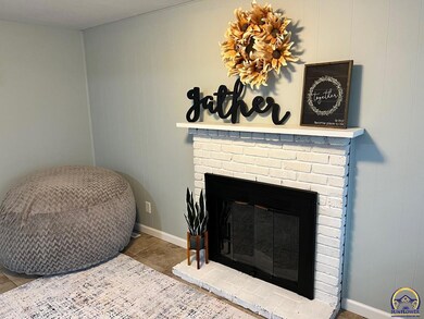 5137 SW 32nd St, Topeka, KS 66614 - photo 6