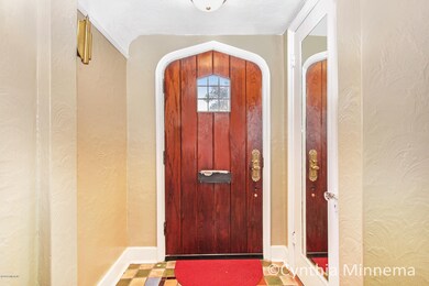 Front Entry/Foyer