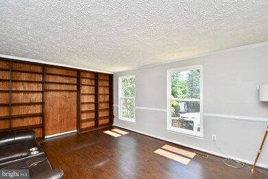 7802 Cyril Place, Springfield, VA 22153 - photo 5