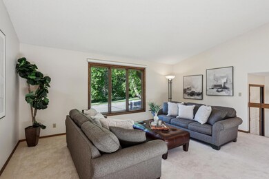 7201 Lakeview Dr, Bloomington, MN 55438 - photo 5