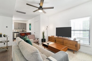 2300 Stanford St unit G, Houston, TX 77006 - photo 2