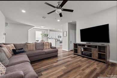 10203 Round Ridge, San Antonio, TX 78254 - photo 6