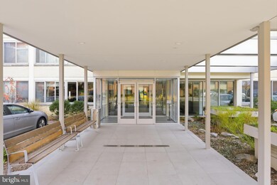 Ridge House Condominiums unit 610, Arlington, VA 22202 - photo 3