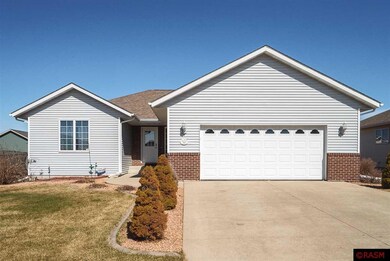 104 Cole Ct, Mankato, MN 56001 - photo 2