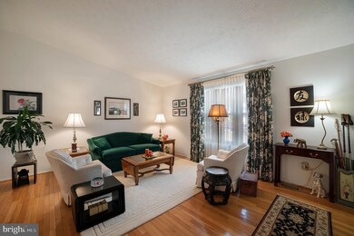 8406 Glade Ct, Columbia, MD 21046 - photo 4