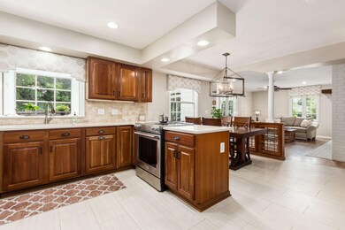 OPEN KITCHEN SPACE!