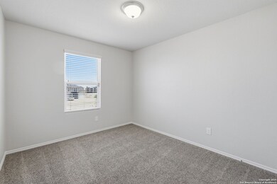 9425 Apple Ridge Ln, San Antonio, TX 78239 - photo 6