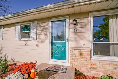 660 Dunn Ave, Oregon, WI 53575 - photo 2