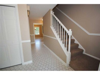 Entry/Foyer.
