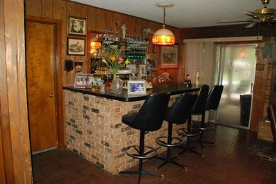 Wet Bar with ice maker