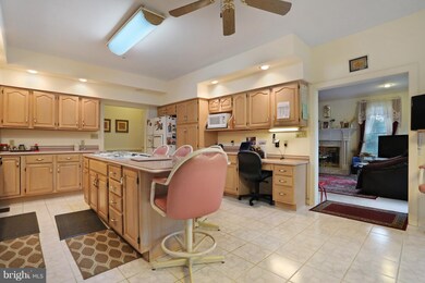 11415 Eastwood Ct, Hagerstown, MD 21742 - photo 3