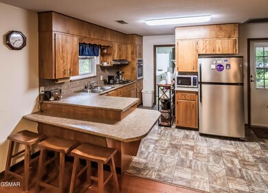 1121 Mayors Dr, Sevierville, TN 37862 - photo 2