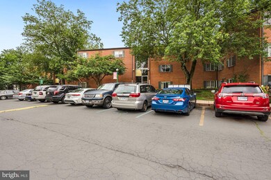 7495 Prince Charles Ct unit 8, Manassas, VA 20111 - photo 2