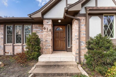 414 Colonial Dr, Friendswood, TX 77546 - photo 2