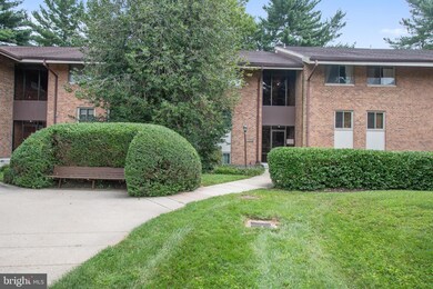 18607 Walkers Choice Rd unit 3, Montgomery Village, MD 20886 - photo 3