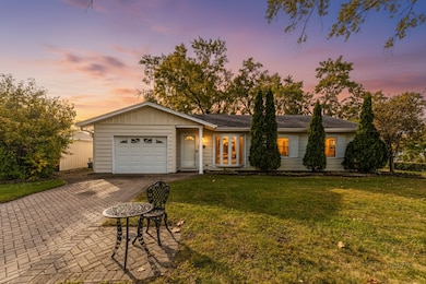 533 Cherry Ln, Glenview, IL 60025 - photo 3