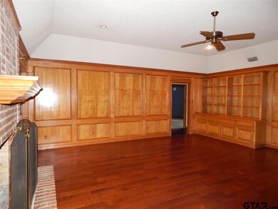 1228 1228 Luann Ln, Tyler, TX 75703 - photo 5