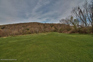 155 Shamrock Ln, Falls, PA 18615 - photo 5