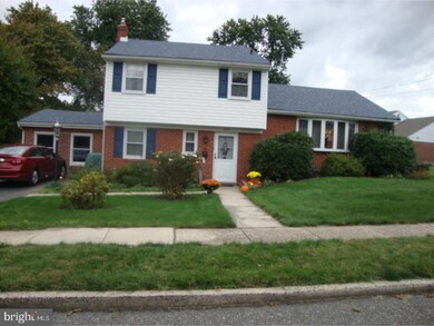 4962 Madison Dr, Brookhaven, PA 19015 - photo 2