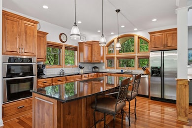 6040 Oakview Ct, Excelsior, MN 55331 - photo 2