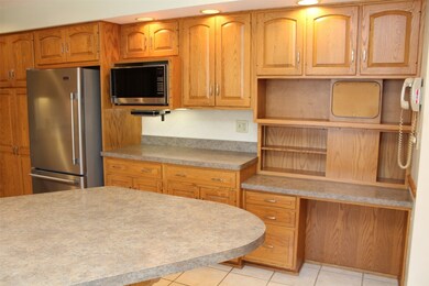 2920 Logan Dr, Erie, PA 16506 - photo 4