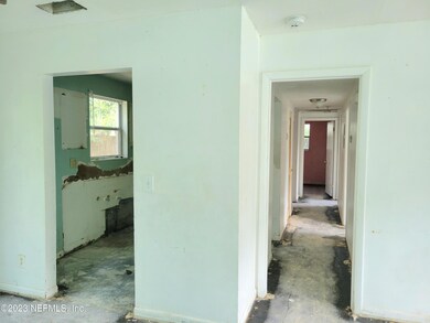 4556 Harlow Blvd, Jacksonville, FL 32210 - photo 5