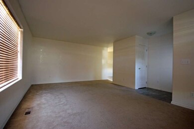 573 S James Ave, East Wenatchee, WA 98802 - photo 3