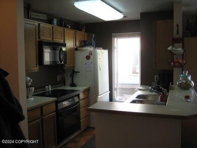 5622 Chilkoot Ct unit H102, Anchorage, AK 99504 - photo 2