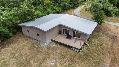 Easy maint! Roof