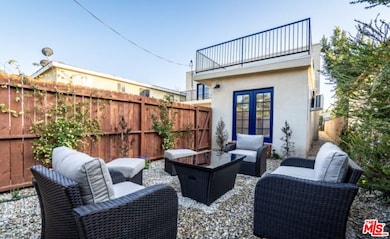 4537 St Charles Place unit 1/2, Los Angeles, CA 90019 - photo 2