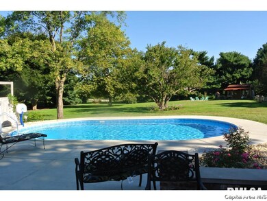 102 Leland Lake Dr, Jacksonville, IL 62650 - photo 2