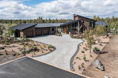 22810 Stone Wall Ct, Bend, OR 97701 - photo 2