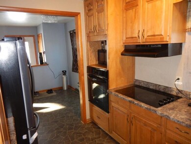 808 E 13th St N, Newton, IA 50208 - photo 7