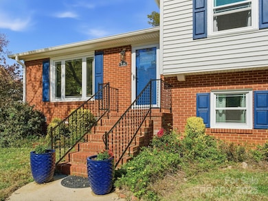 7148 Sherbourne Dr, Charlotte, NC 28210 - photo 3