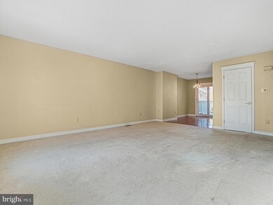 654 Knightsbridge Dr, Hagerstown, MD 21740 - photo 5