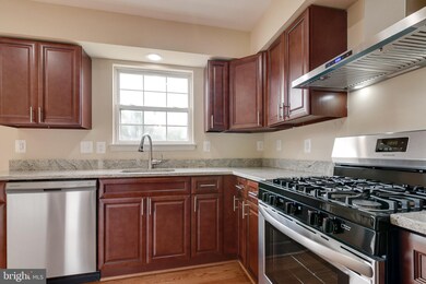 813 Reedworth Ct, Capitol Heights, MD 20743 - photo 3