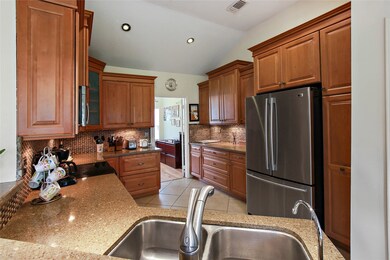 1404 Edinburgh Dr, Friendswood, TX 77546 - photo 6