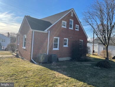 216 W 3rd Ave, Ranson, WV 25438 - photo 6