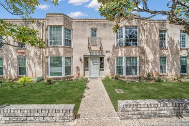 102 Ruelle unit 200-B, San Antonio, TX 78209 - photo 6